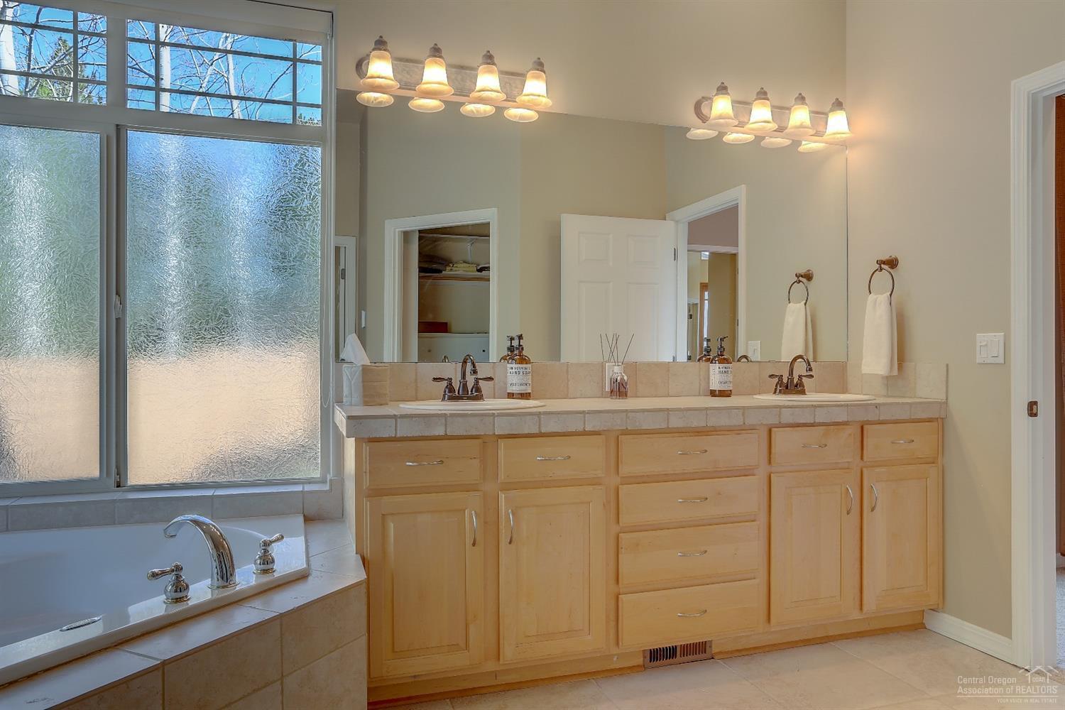 Broken Top - Residential