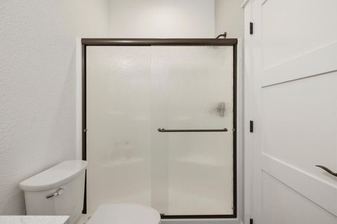 Tiny photo for 9536 Kestrel Road, Klamath Falls, OR 97601 (MLS # 220215653)