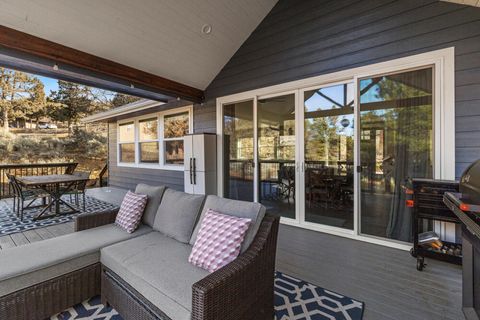 Tiny photo for 9536 Kestrel Road, Klamath Falls, OR 97601 (MLS # 220215653)