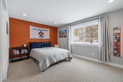 Tiny photo for 9536 Kestrel Road, Klamath Falls, OR 97601 (MLS # 220215653)