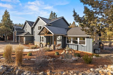 Tiny photo for 9536 Kestrel Road, Klamath Falls, OR 97601 (MLS # 220215653)