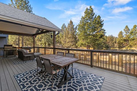 Tiny photo for 9536 Kestrel Road, Klamath Falls, OR 97601 (MLS # 220215653)