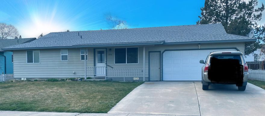 Cute 2 bedroom 2 bath with a large mud room.  Great large back yard to entertain and enjoy the nice central oregon weather.  A 2 car garage that is heated with a work bench.