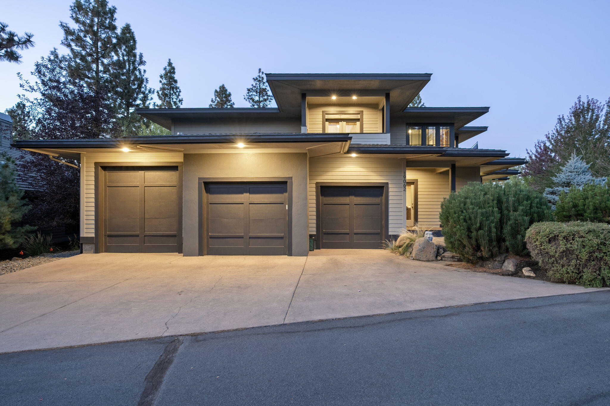 19062 Mt McLoughlin Lane
