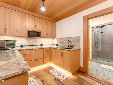 Tiny photo for 24218 Vaughn Road, Veneta, OR 97487 (MLS # 220225295)