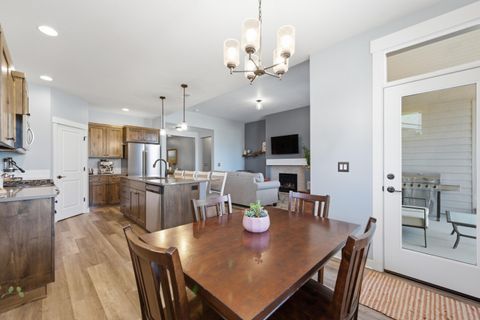 Tiny photo for 51911 Campfire Drive, La Pine, OR 97739 (MLS # 220221185)