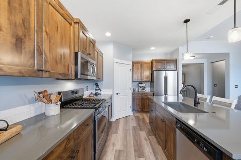 Tiny photo for 51911 Campfire Drive, La Pine, OR 97739 (MLS # 220221185)