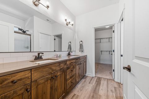 Tiny photo for 51911 Campfire Drive, La Pine, OR 97739 (MLS # 220221185)