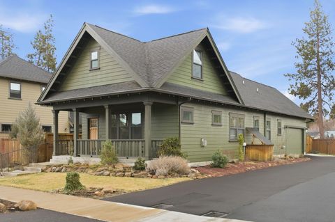 1025 E Horse Back Trail Sisters OR 97759