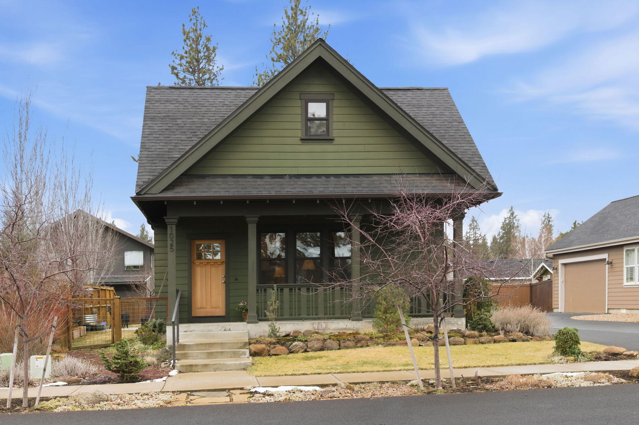 1025 E Horse Back Trail