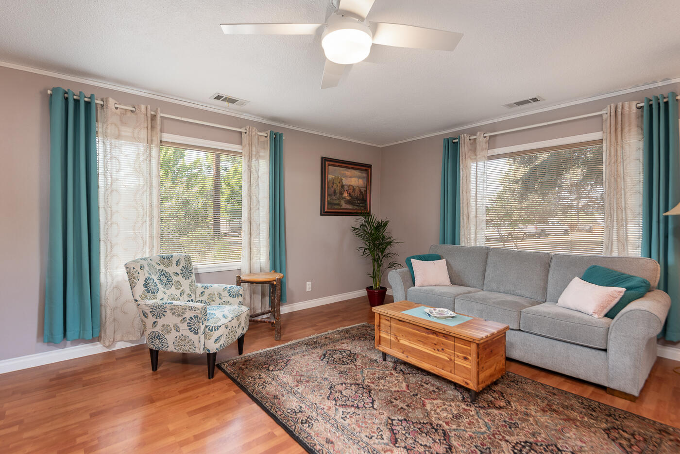 106 NW Canyon Drive