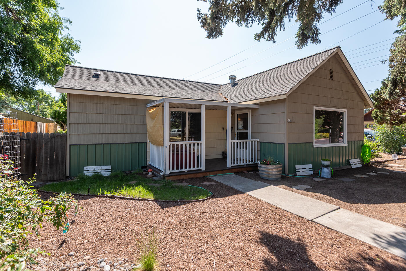 106 NW Canyon Drive