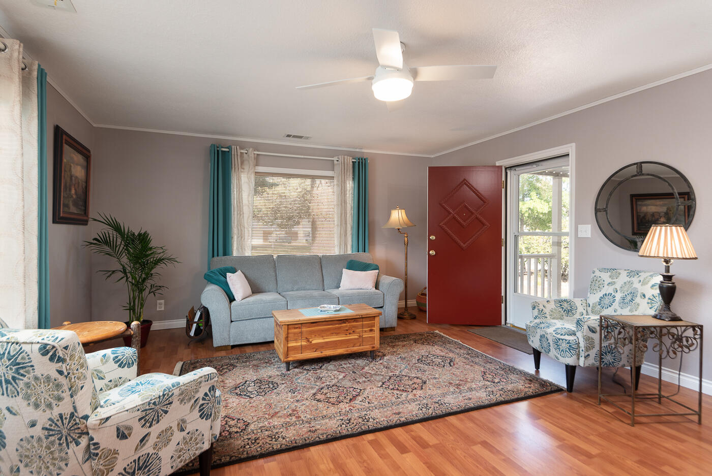 106 NW Canyon Drive