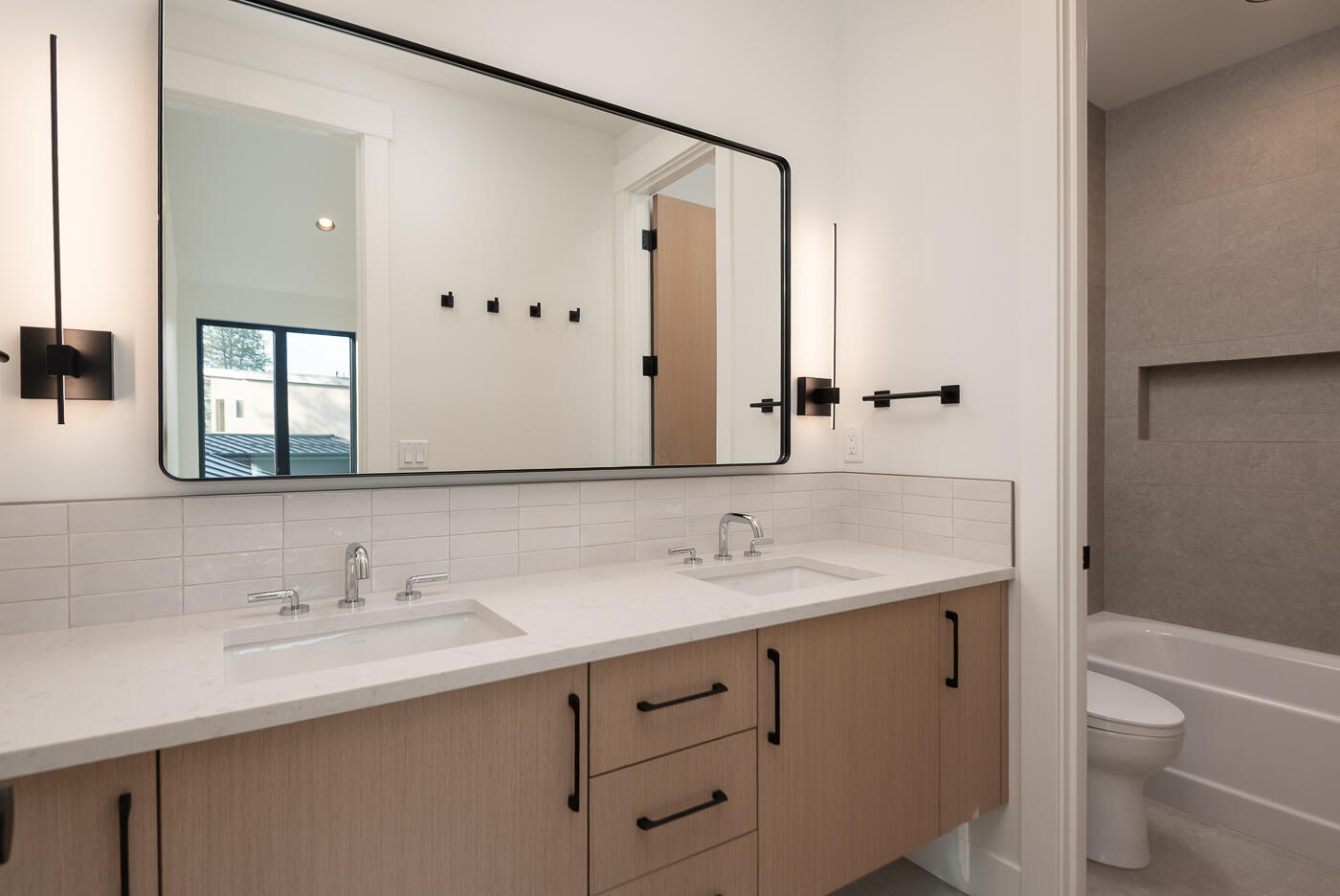 Discovery West Phase 4 - Residential