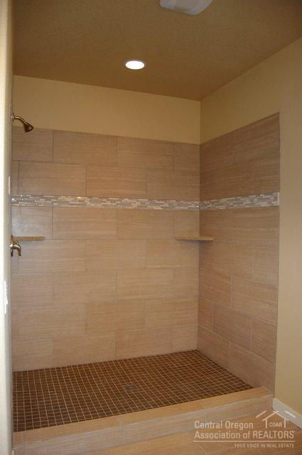 Mountain Ridge Est. - Residential