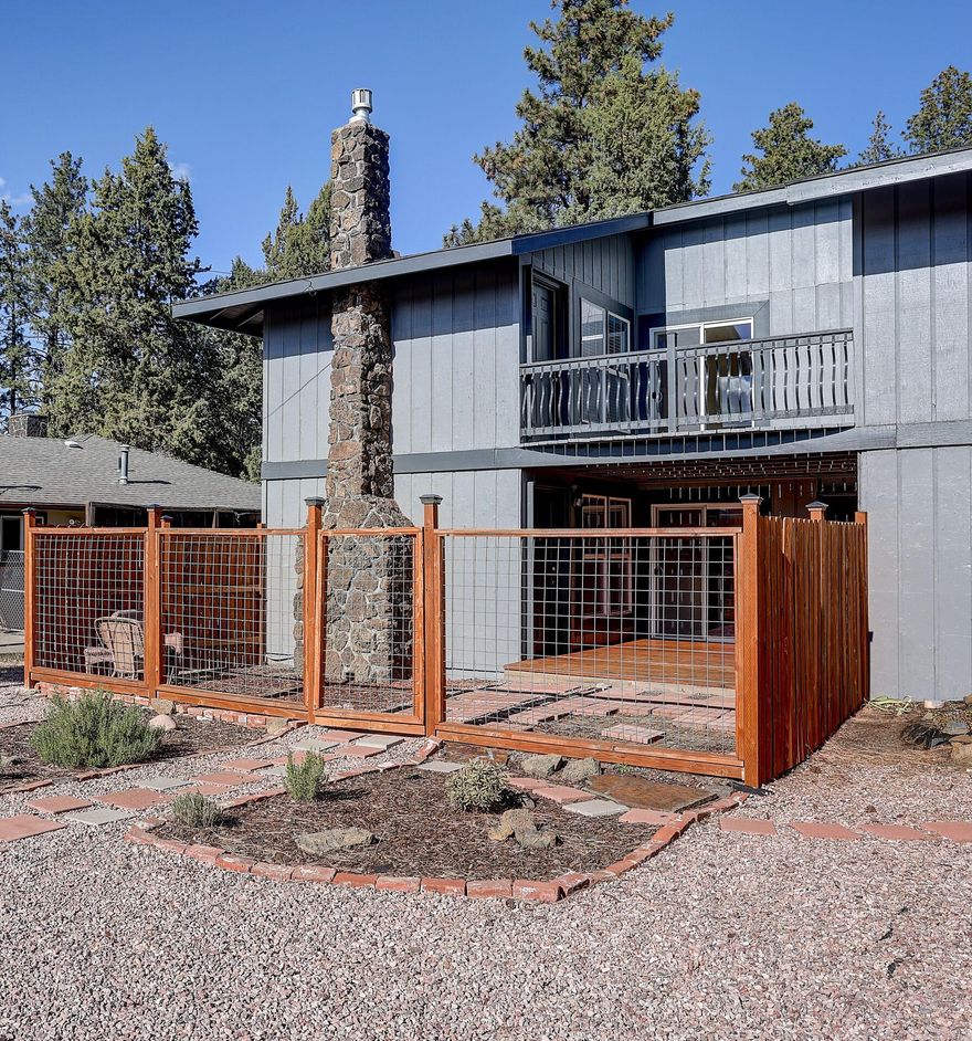 Light and bright condo offers privacy and low maintenance living so you can enjoy all that Central Oregon has to offer! Spacious bedrooms with lots of closet space, storage and newer carpet. Cozy gas fireplace, beautiful solid hickory floors, tranquil setting with sun decks and fully fenced ready for your personal touches. Great opportunity to live in Bend for under 350k or as an investment property. Bend Golf and Country Club only steps away!
HOA covers water, sewer, exterior maintenance and HOA insurance.