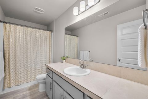 Tiny photo for 51783 Fordham Drive, La Pine, OR 97739 (MLS # 220218031)