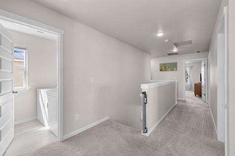 Tiny photo for 51783 Fordham Drive, La Pine, OR 97739 (MLS # 220218031)