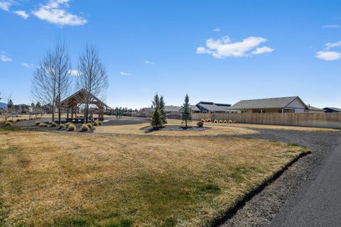 Tiny photo for 51783 Fordham Drive, La Pine, OR 97739 (MLS # 220218031)