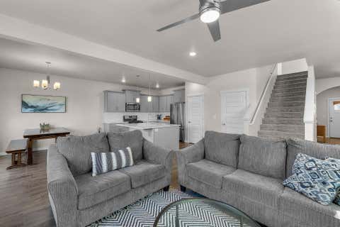 Tiny photo for 51783 Fordham Drive, La Pine, OR 97739 (MLS # 220218031)