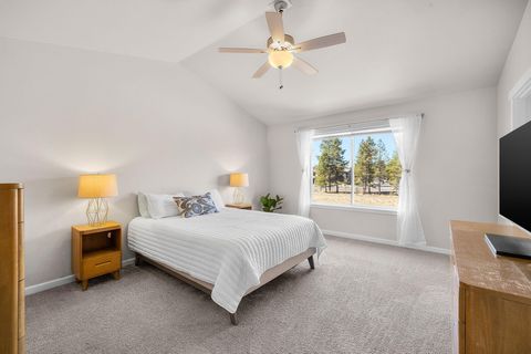 Tiny photo for 51783 Fordham Drive, La Pine, OR 97739 (MLS # 220218031)