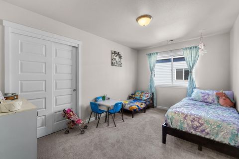 Tiny photo for 51783 Fordham Drive, La Pine, OR 97739 (MLS # 220218031)