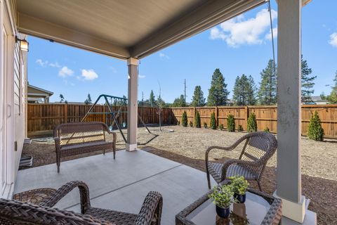 Tiny photo for 51783 Fordham Drive, La Pine, OR 97739 (MLS # 220218031)