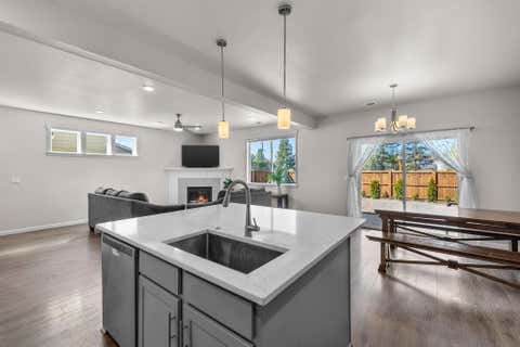 Tiny photo for 51783 Fordham Drive, La Pine, OR 97739 (MLS # 220218031)