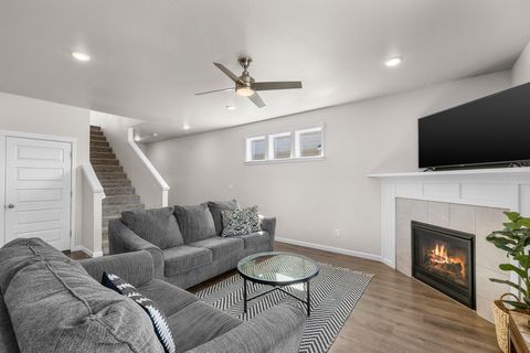 Tiny photo for 51783 Fordham Drive, La Pine, OR 97739 (MLS # 220218031)