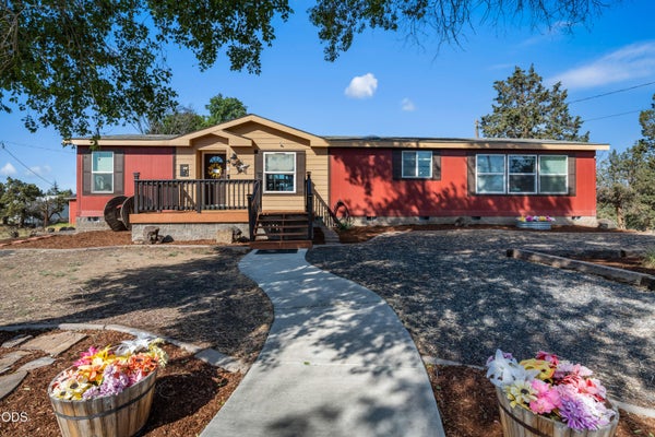 4900 NW HOMESTEAD WAY, REDMOND, OR 97756 - Image 2f2135f2217c68b08f9ee7ee372b617a/2198523442