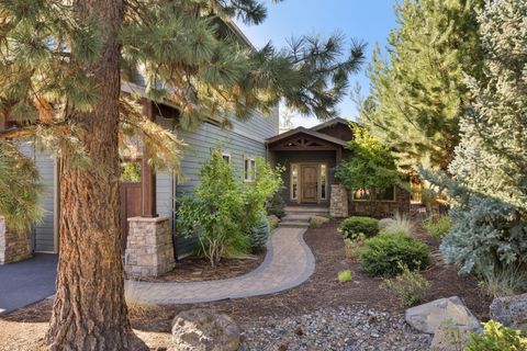 Photo of 2927 NW Celilo Lane, Bend, OR 97703 (MLS # 220215739)