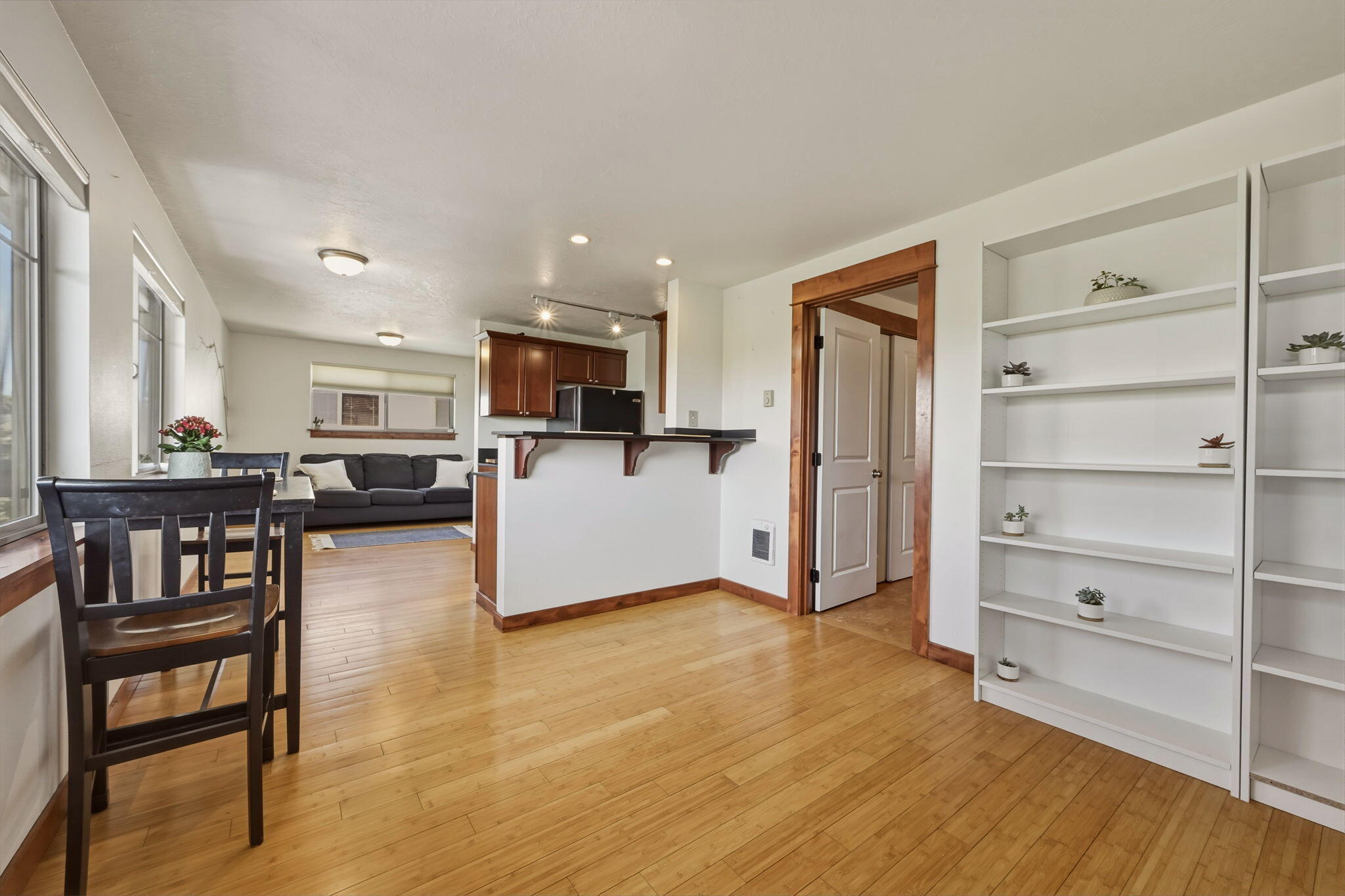 1010 NW Roanoke Avenue 6