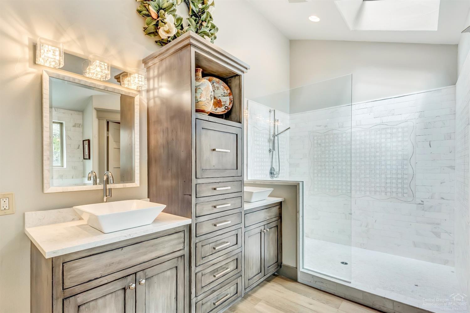 Broken Top - Residential