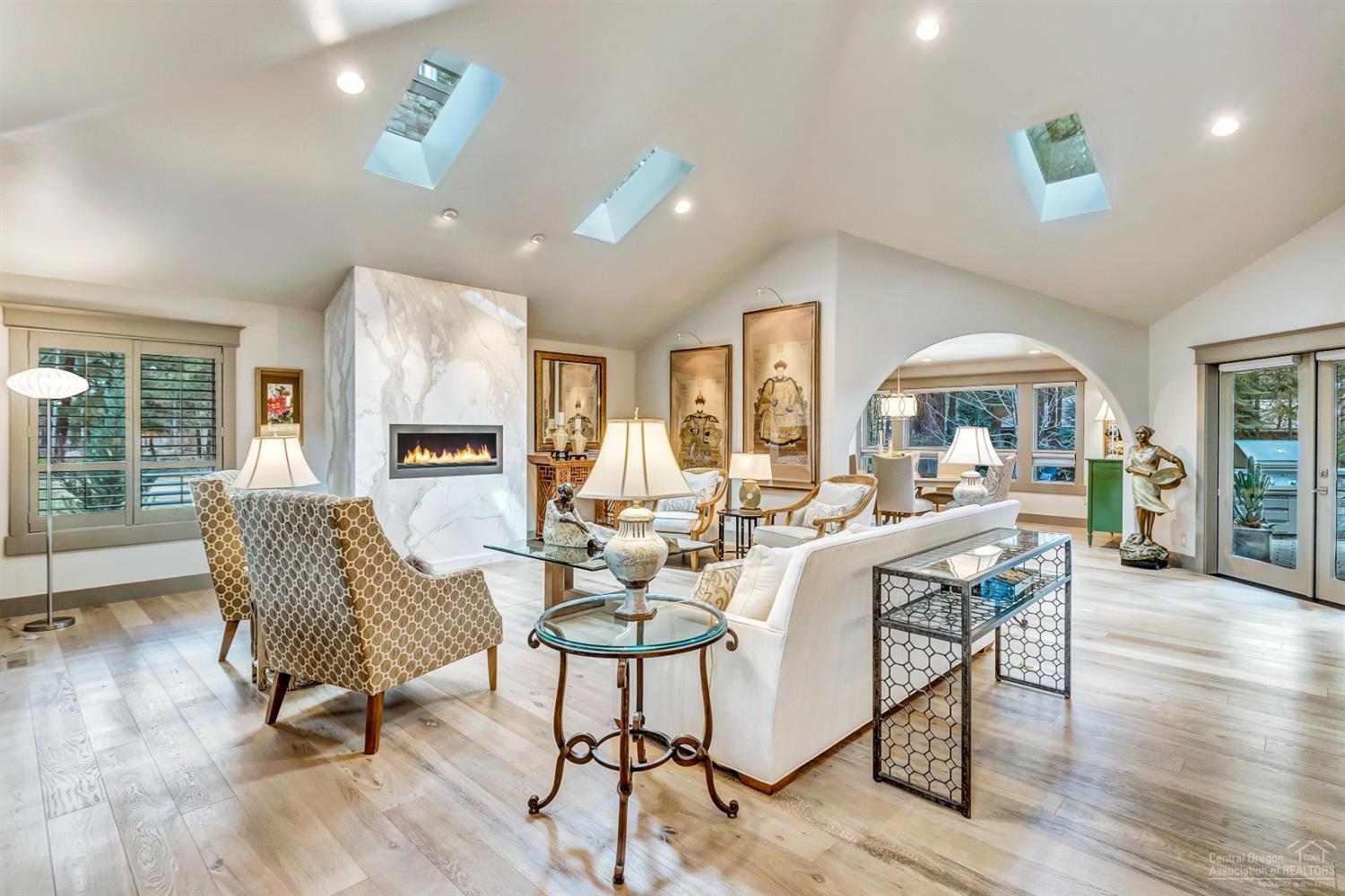 Broken Top - Residential