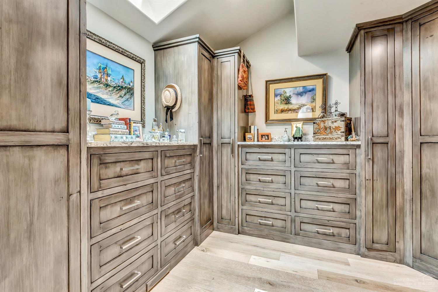 Broken Top - Residential