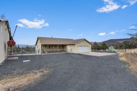 Photo of 7082 SE Night Hawk Drive Drive, Prineville, OR 97754 (MLS # 220212699)
