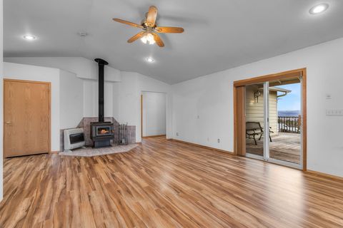 Tiny photo for 7082 SE Night Hawk Drive Drive, Prineville, OR 97754 (MLS # 220212699)
