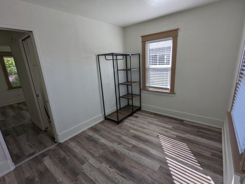 Tiny photo for 309 Martin Street, Klamath Falls, OR 97601 (MLS # 220212226)