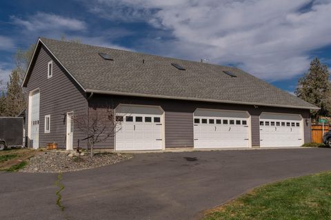 Tiny photo for 1221 NW Odem Avenue, Terrebonne, OR 97760 (MLS # 220217583)