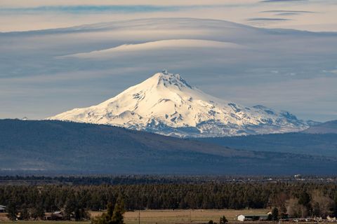 Tiny photo for 1221 NW Odem Avenue, Terrebonne, OR 97760 (MLS # 220217583)