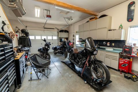 Tiny photo for 1221 NW Odem Avenue, Terrebonne, OR 97760 (MLS # 220217583)