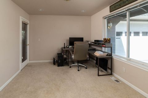 Tiny photo for 1221 NW Odem Avenue, Terrebonne, OR 97760 (MLS # 220217583)