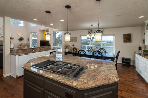 Tiny photo for 1221 NW Odem Avenue, Terrebonne, OR 97760 (MLS # 220217583)