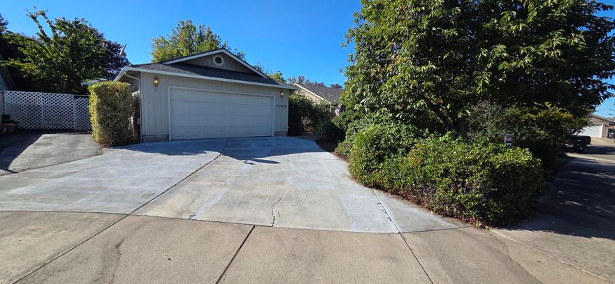 MOTIVATE SELLER - Priced below market value for quick sale. Charming and well-maintained 3 bedroom, 2 bath single-family residence located in the desirable Morries Estates subdivision. Built in 1995, with approximately 1,479 sq ft of living space on a level 0.14-acre lot (~6,098 sq ft). Perfect for first-time buyers, downsizers, or those seeking a low-maintenance home.
Three comfortable bedrooms and two full bathrooms. 

Vaulted ceilings enhance the living space with a sense of openness.

Kitchen and laundry appliances included: dishwasher, range, range hood, refrigerator, washer, dryer, water heater.

Heating by forced air, natural gas; cooling via central air. Double-pane windows with vinyl frames. 

Attached 2-car garage, with large driveway and RV/boat parking.

Mature landscaping on a level lot in a peaceful cul-de-sac setting.