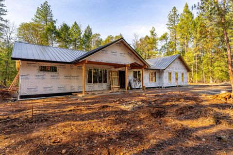 Tiny photo for 550 Marcy Loop Road, Grants Pass, OR 97527 (MLS # 220212785)