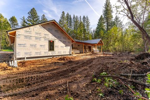 Tiny photo for 550 Marcy Loop Road, Grants Pass, OR 97527 (MLS # 220212785)