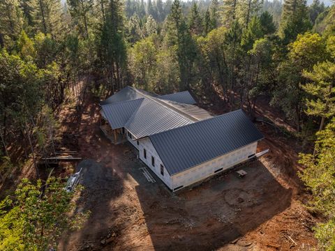 Tiny photo for 550 Marcy Loop Road, Grants Pass, OR 97527 (MLS # 220212785)