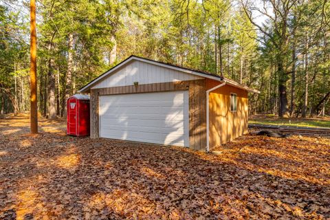 Tiny photo for 550 Marcy Loop Road, Grants Pass, OR 97527 (MLS # 220212785)