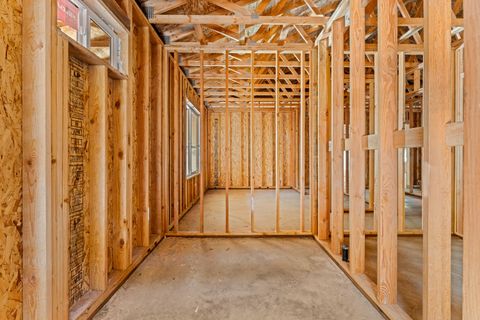 Tiny photo for 550 Marcy Loop Road, Grants Pass, OR 97527 (MLS # 220212785)