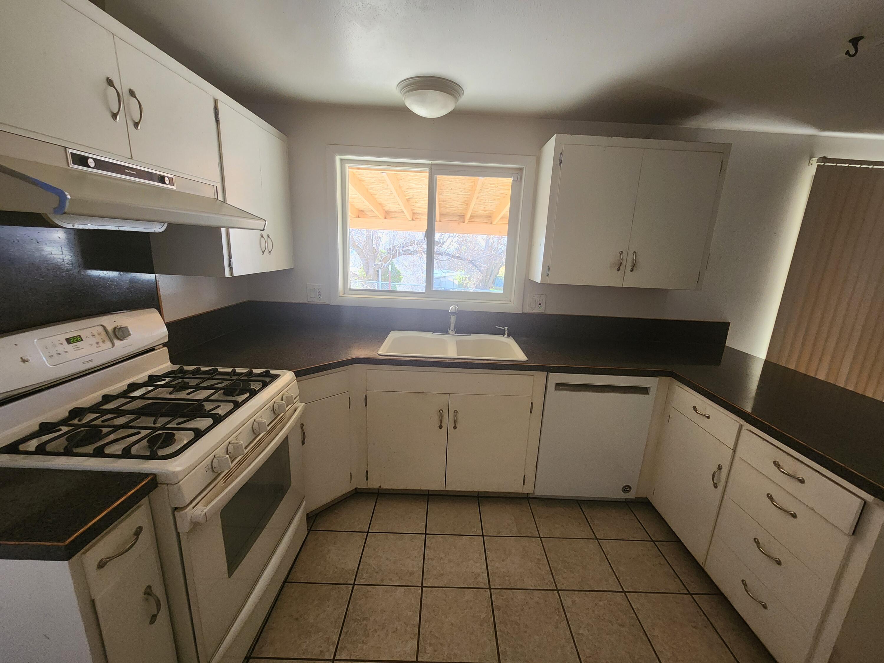 Moyina Manor - Residential